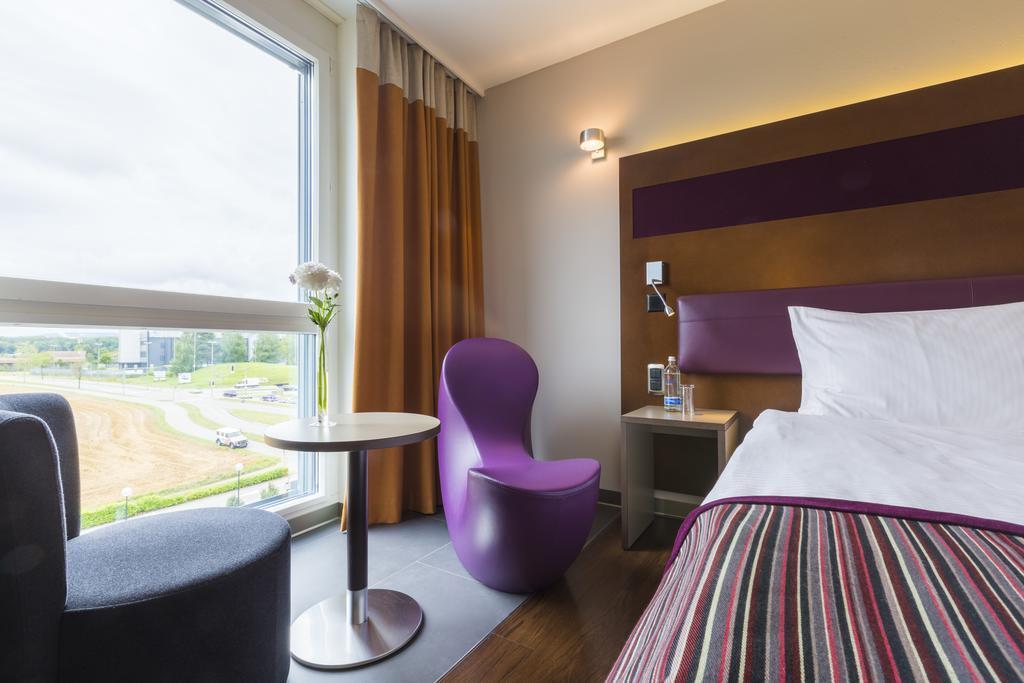 Radisson Zurich Airport Hotel 4*